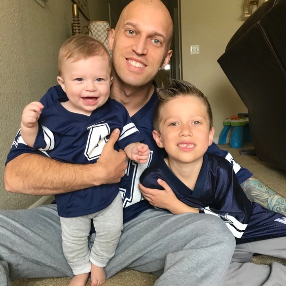 Meet your seller and buyer .. Nela🎀👛👓💄💍💕☕ - Picture 4 of 8